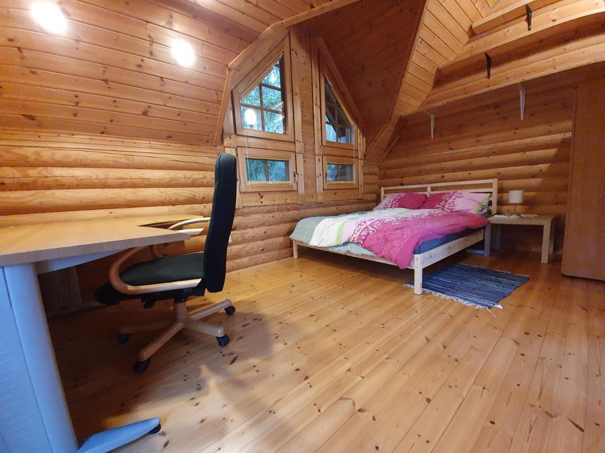 Cosy Spacious Wooden Chalet Na Hrib Stiska Vas Eksteriør billede