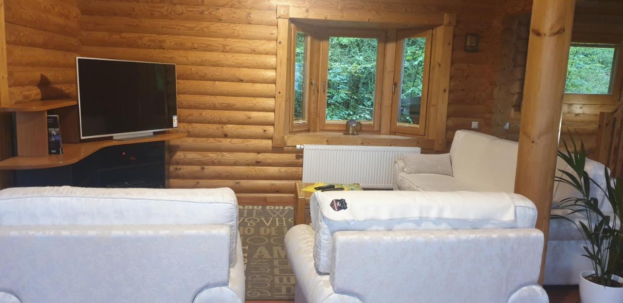 Cosy Spacious Wooden Chalet Na Hrib Stiska Vas Eksteriør billede